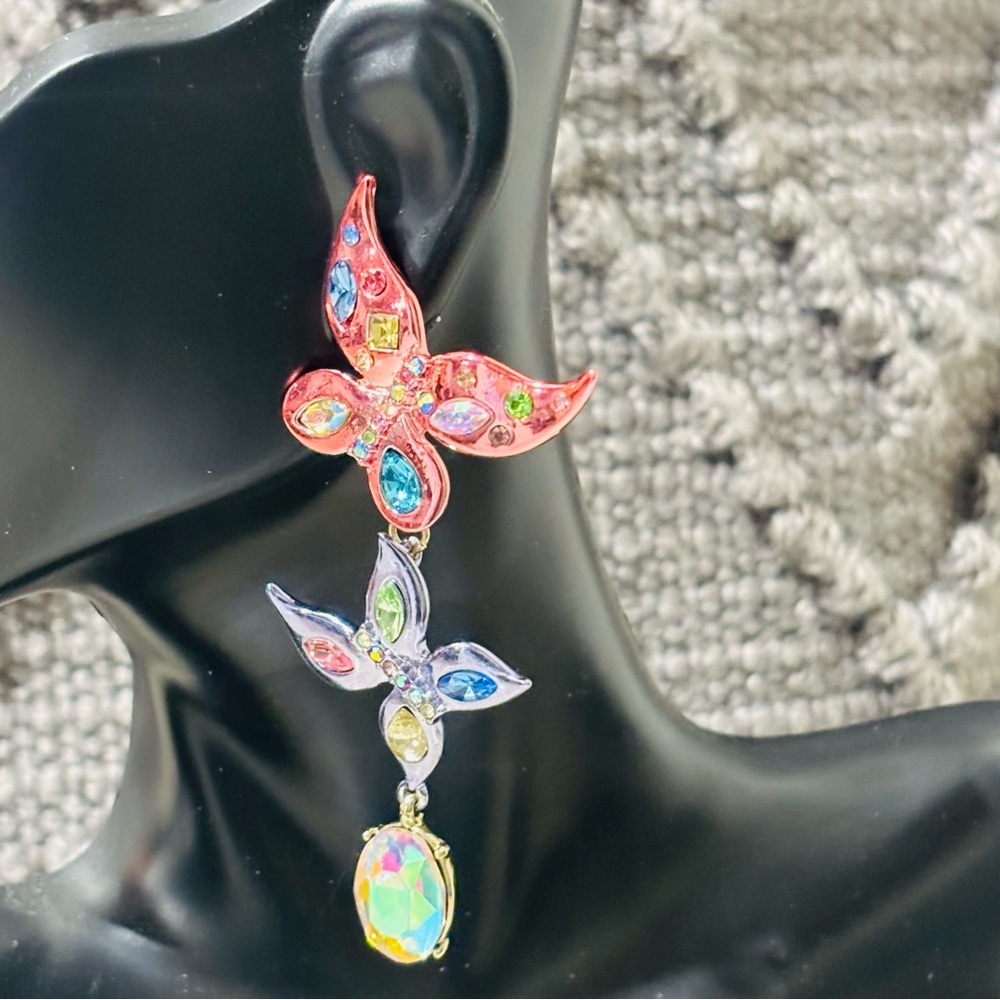 ❤️Betsey Johnson Butterfly Mismatched Earrings - Picture 2 of 5